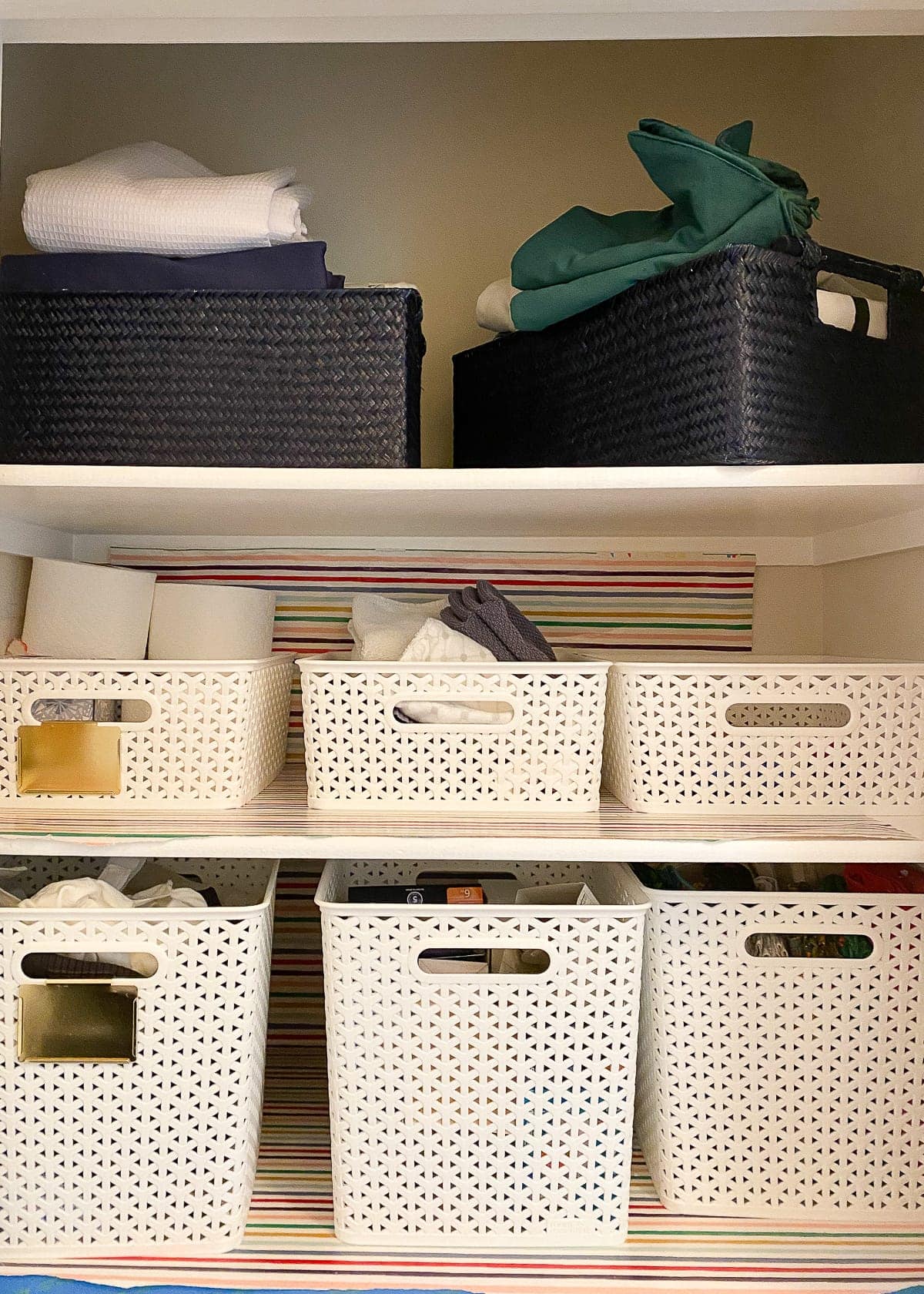 https://thehomesihavemade.com/practical-tips-for-organizing-a-linen-closet_before_5/