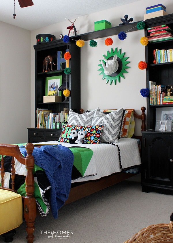 Check out this adorable jungle-themed little boy's room! It's full of easy and colorful DIY projects, playful accessories and fun decor ideas...perfect for a growing and active little boy!