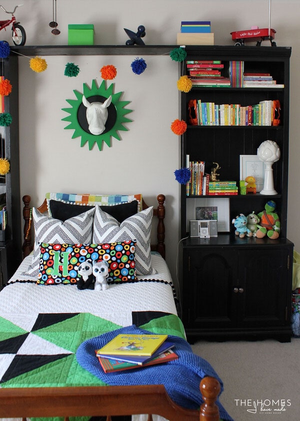 Check out this adorable jungle-themed little boy's room! It's full of easy and colorful DIY projects, playful accessories and fun decor ideas...perfect for a growing and active little boy!