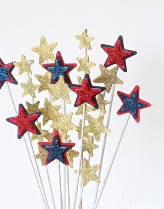 Celebrate the July 4th with this easy DIY Star Spangled Cake Topper!