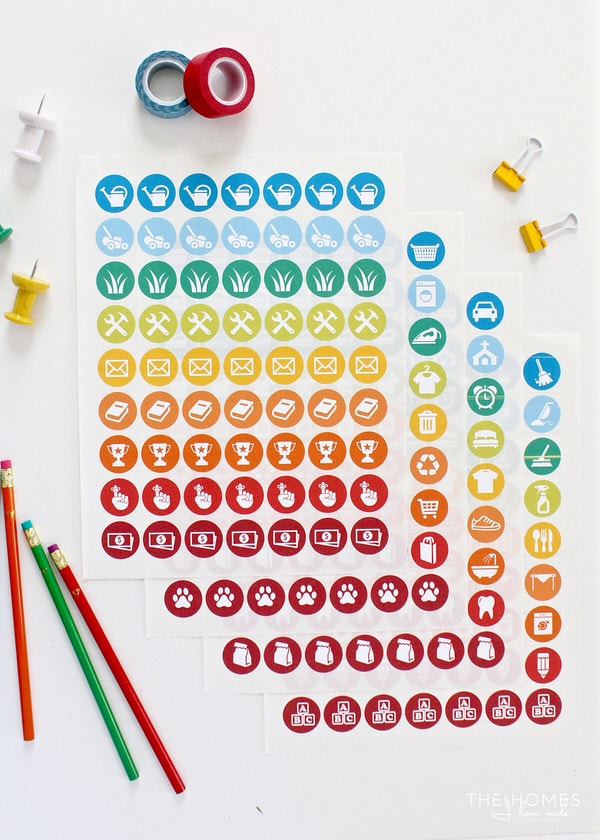 Making a fun and easy-to-use chore chart for your kiddos is now even easier using these FREE printable Chore Chart Stickers!