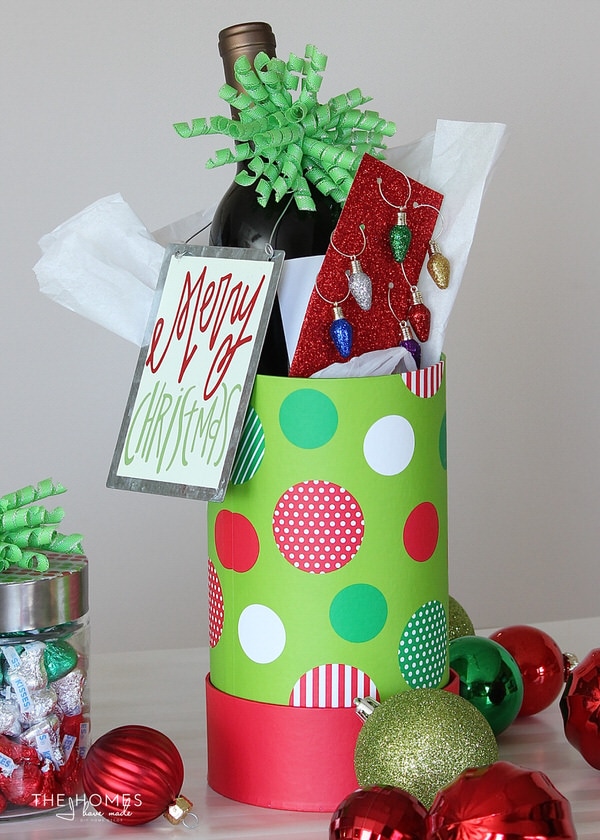 Christmas is quickly approaching! Finish off your gift list with these last-minute DIY Christmas Gift Ideas!