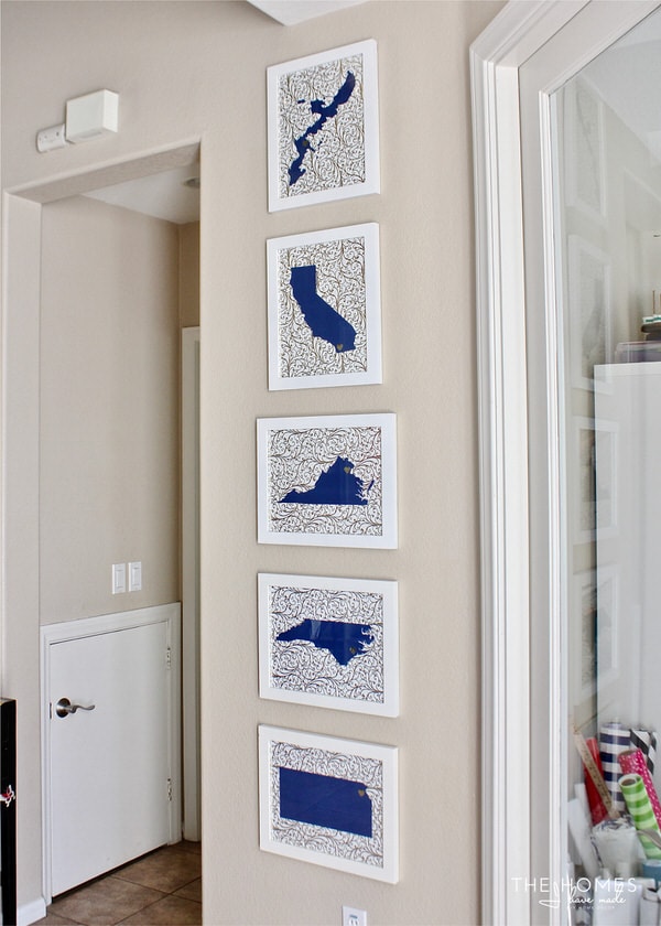 Learn how to hang a gallery wall with Command Strips in order to achieve perfectly placed frames without nails in your wall! 