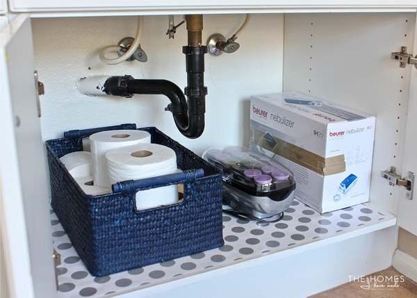 Are you bathroom cabinets and drawers a disaster? Check out the creative ways this blogger organized every last inch using items from around the house!
