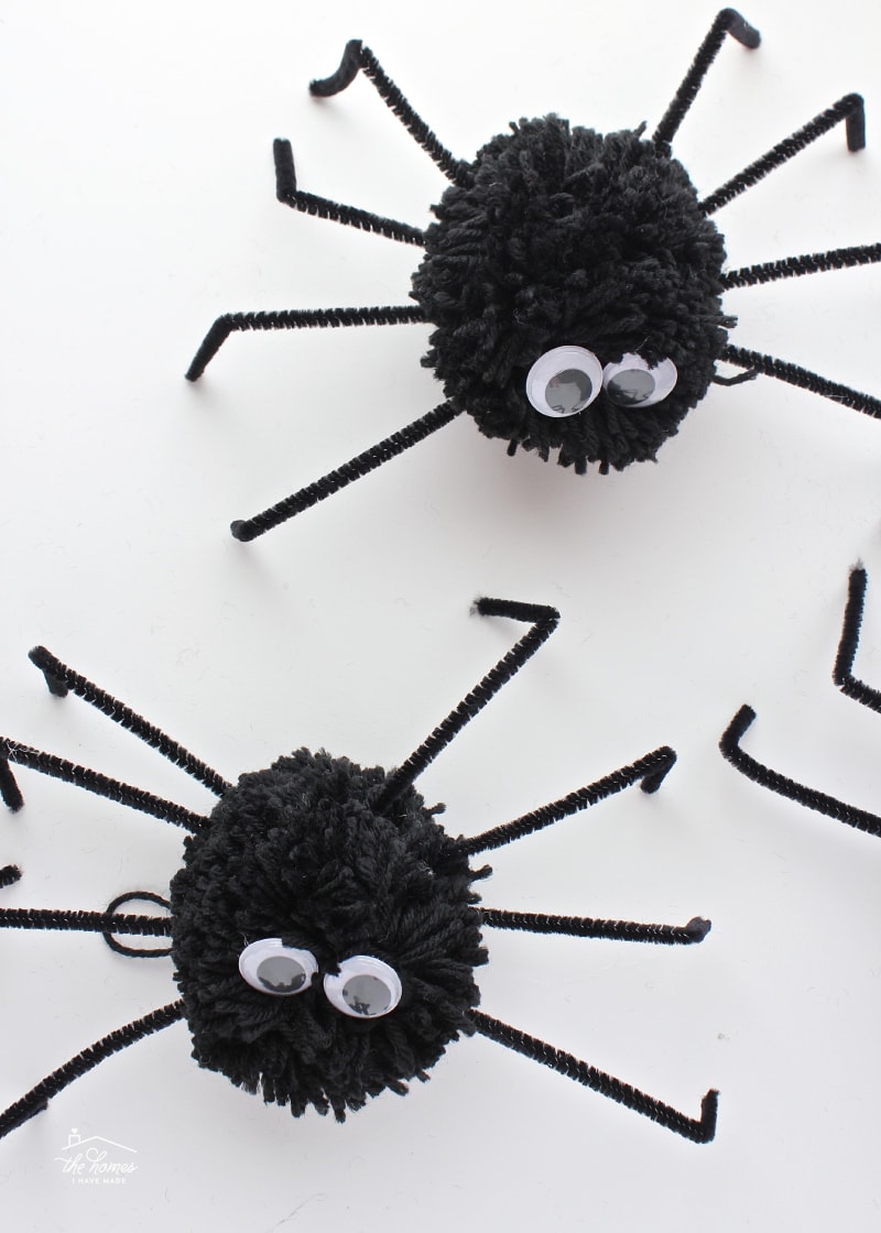 These 10 Easy Halloween Projects will have your heart and home Halloween-ready in no time!