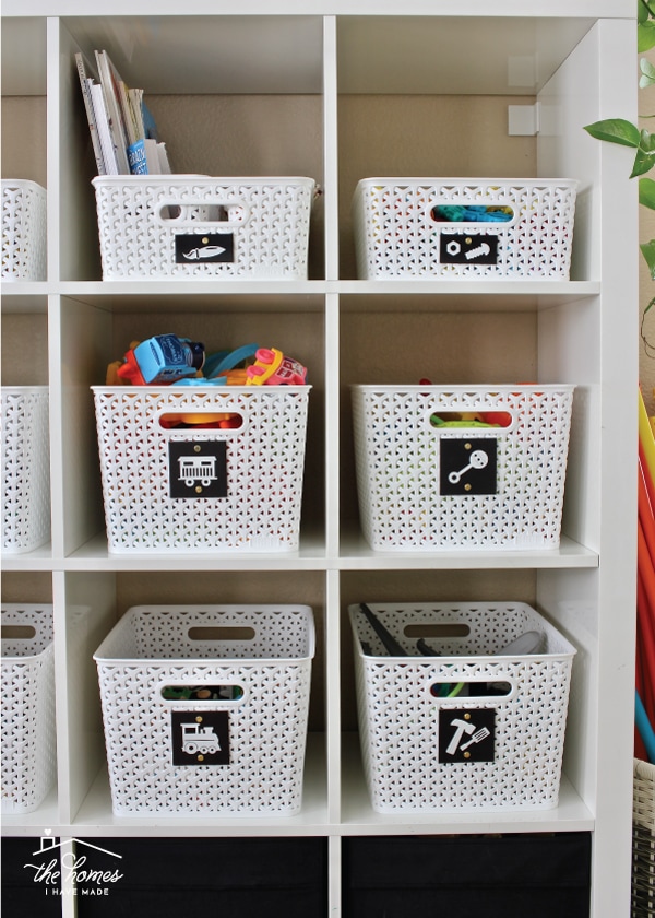 Storing toys so that they look nice and can be played with can be tricky! Check out these smart, easy and function toy storage solutions!