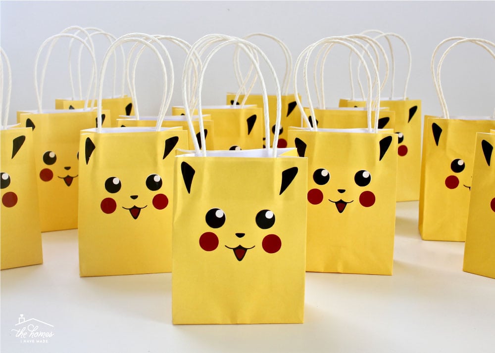 Throw a fun, quick and easy Pokemon-themed party with these easy DIY Pokemon Party Ideas!