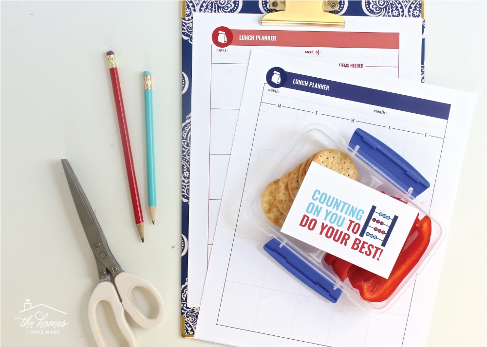 Need help planning and preparing a year's worth of school lunches? This Printable Lunch Box Planner and Lunch Notes are sure to make the task quicker and easier!