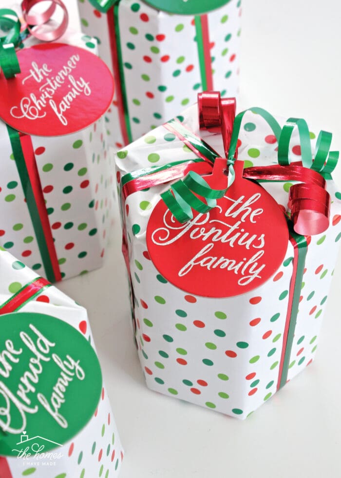 Looking for a quick, easy yet special gift for neighbors, teachers, co-workers and more? Check out this super easy personalized gift idea for anyone on your list!