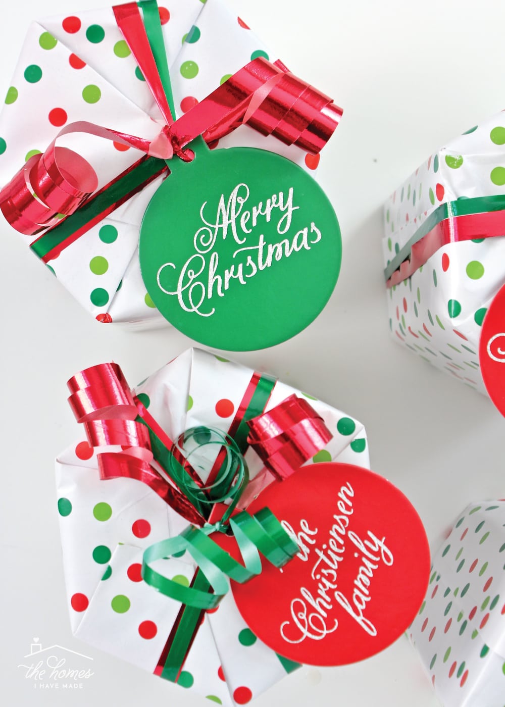 Looking for a quick, easy yet special gift for neighbors, teachers, co-workers and more? Check out this super easy personalized gift idea for anyone on your list!