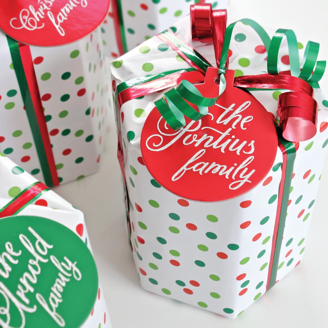 Looking for a quick, easy yet special gift for neighbors, teachers, co-workers and more? Check out this super easy personalized gift idea for anyone on your list!