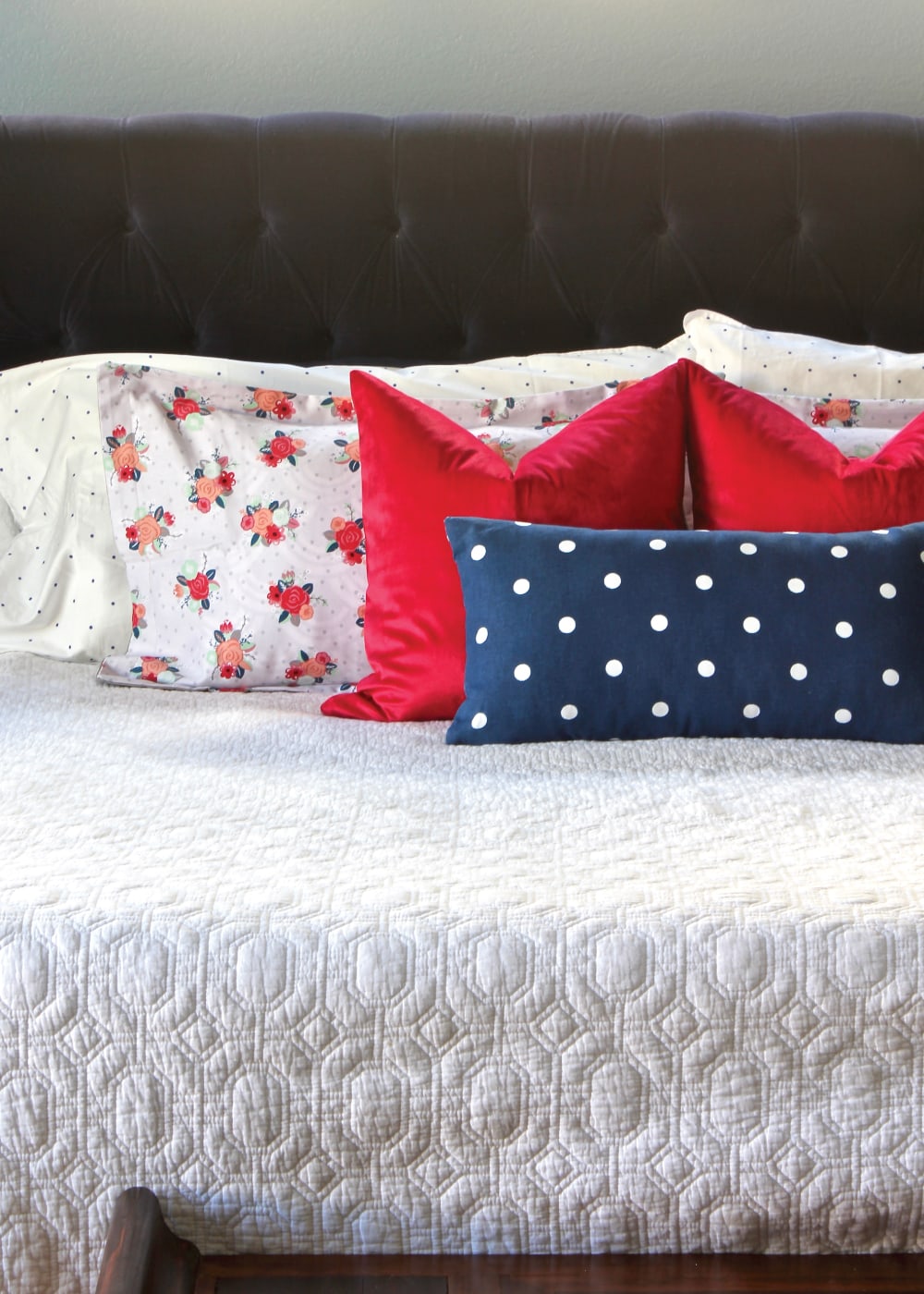 Learn how to mix patterns like a pro by employing these tried-and-true designer tricks!