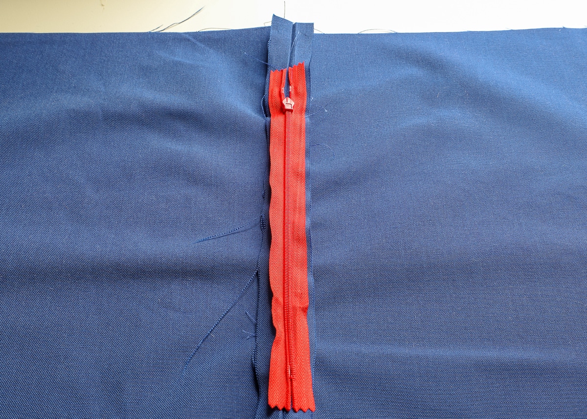 the finished invisible zipper seam