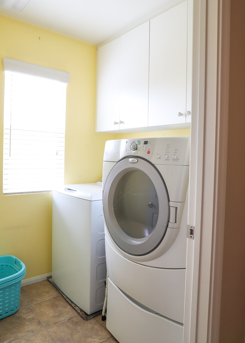Are you stuck with a tight laundry space? Try these smart solutions for organizing a small laundry room!
