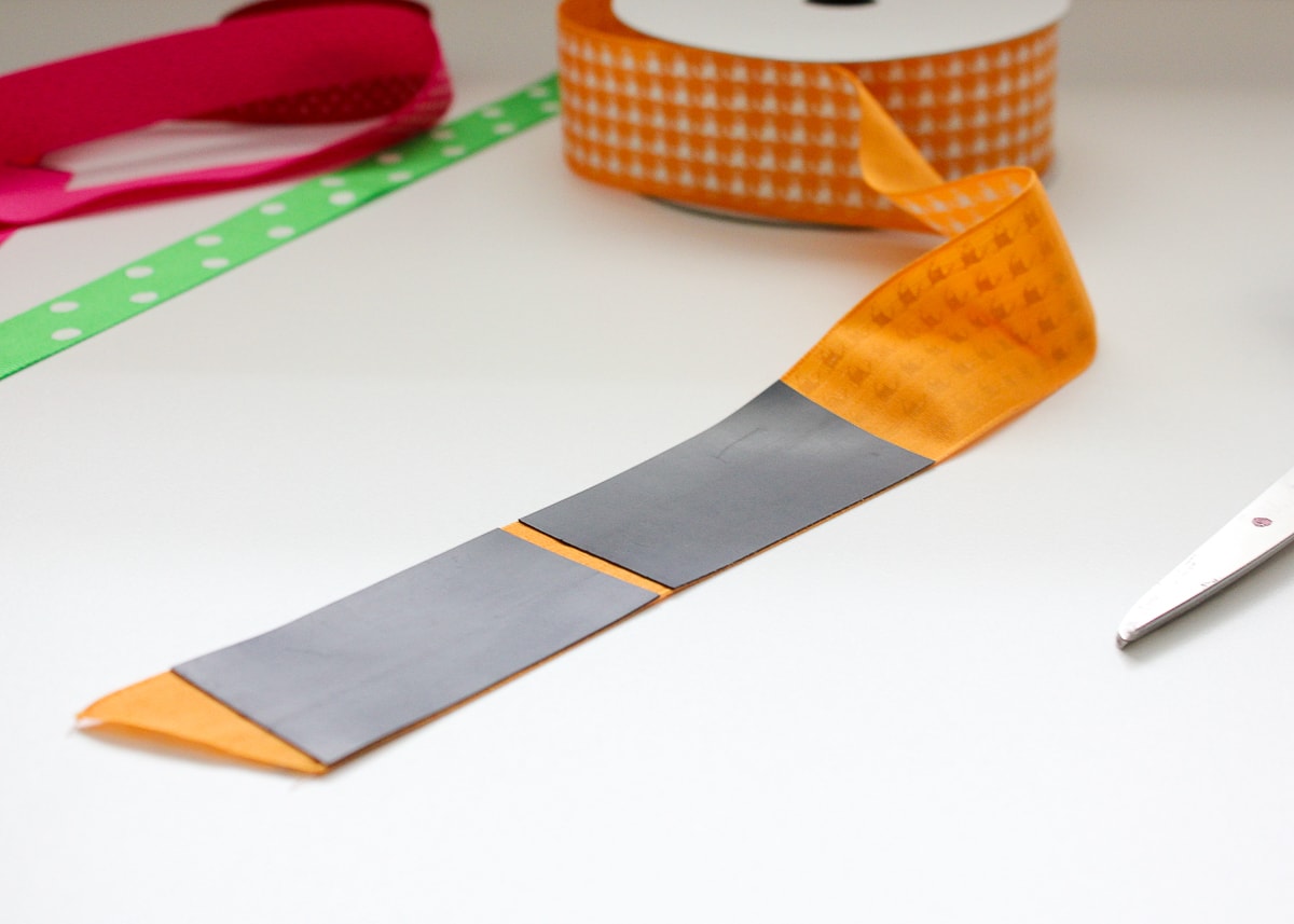 Cricut: How to Make Ribbon Bookmarks with Iron-On Vinyl Scraps
