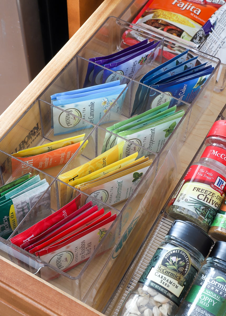 https://thehomesihavemade.com/wp-content/uploads/2020/03/How-to-Organize-Pantry-Drawers_8.jpg