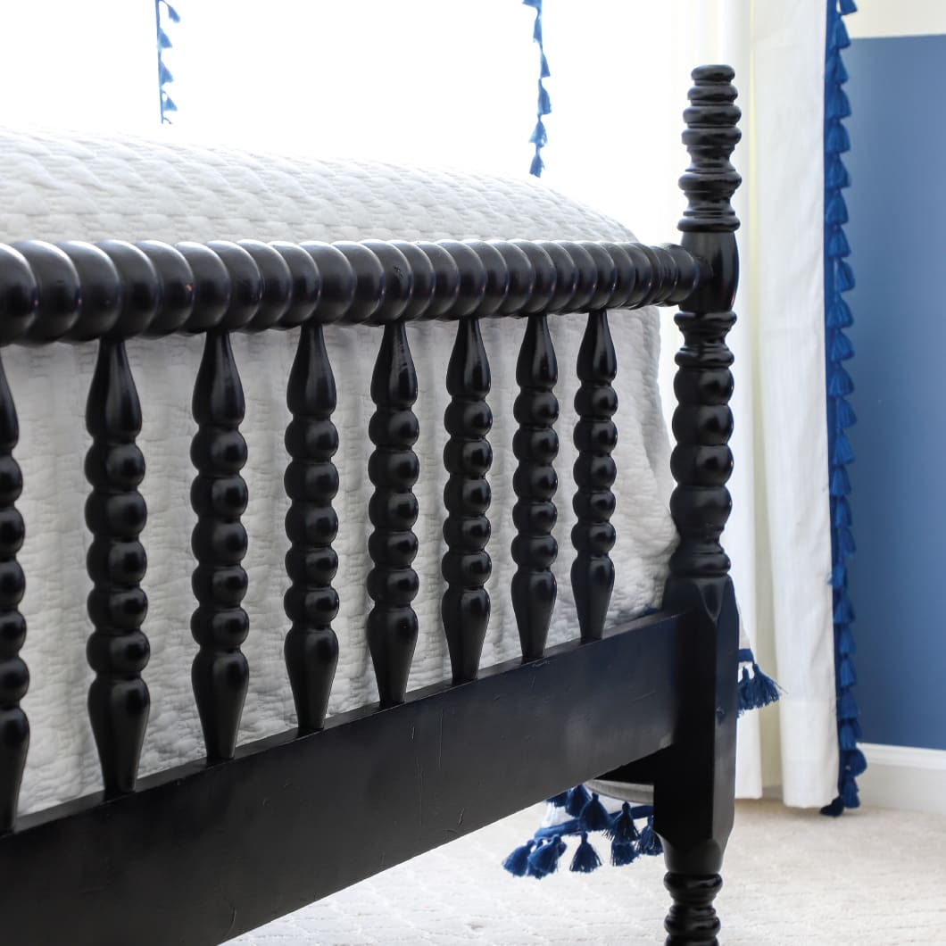 How to Revive an Antique Bed With Spray Paint