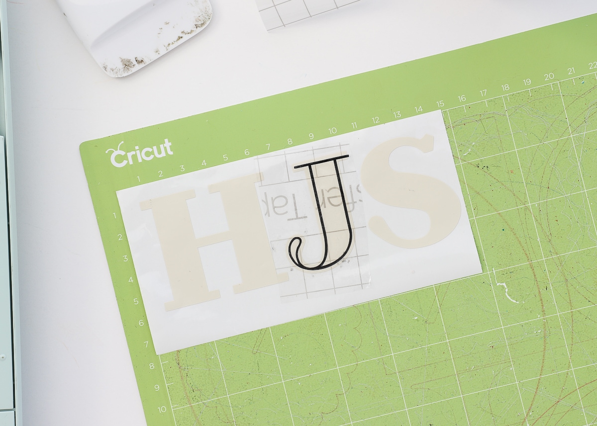 How to Make Vinyl Labels with a Cricut A Comprehensive Guide