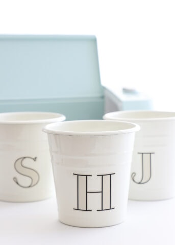 how to make vinyl labels with a Cricut