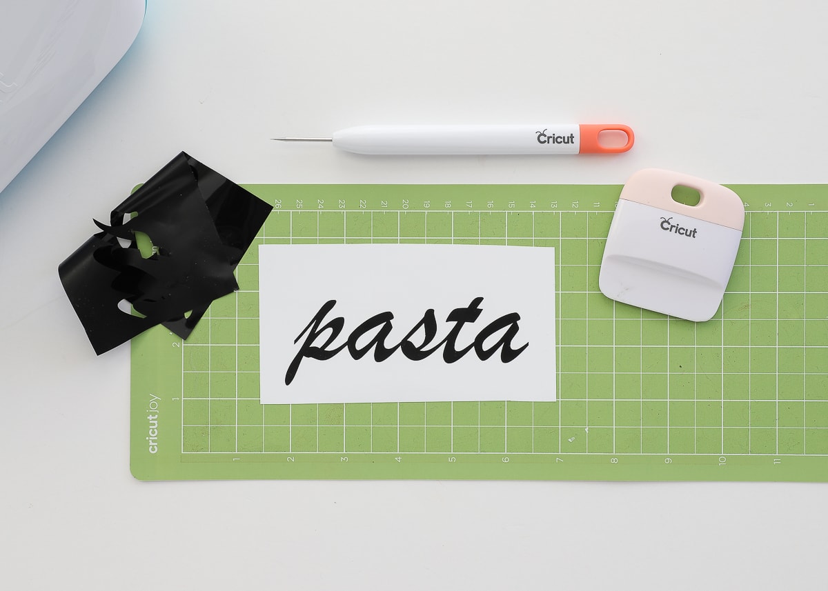 How to Make Vinyl Labels with a Cricut A Comprehensive Guide