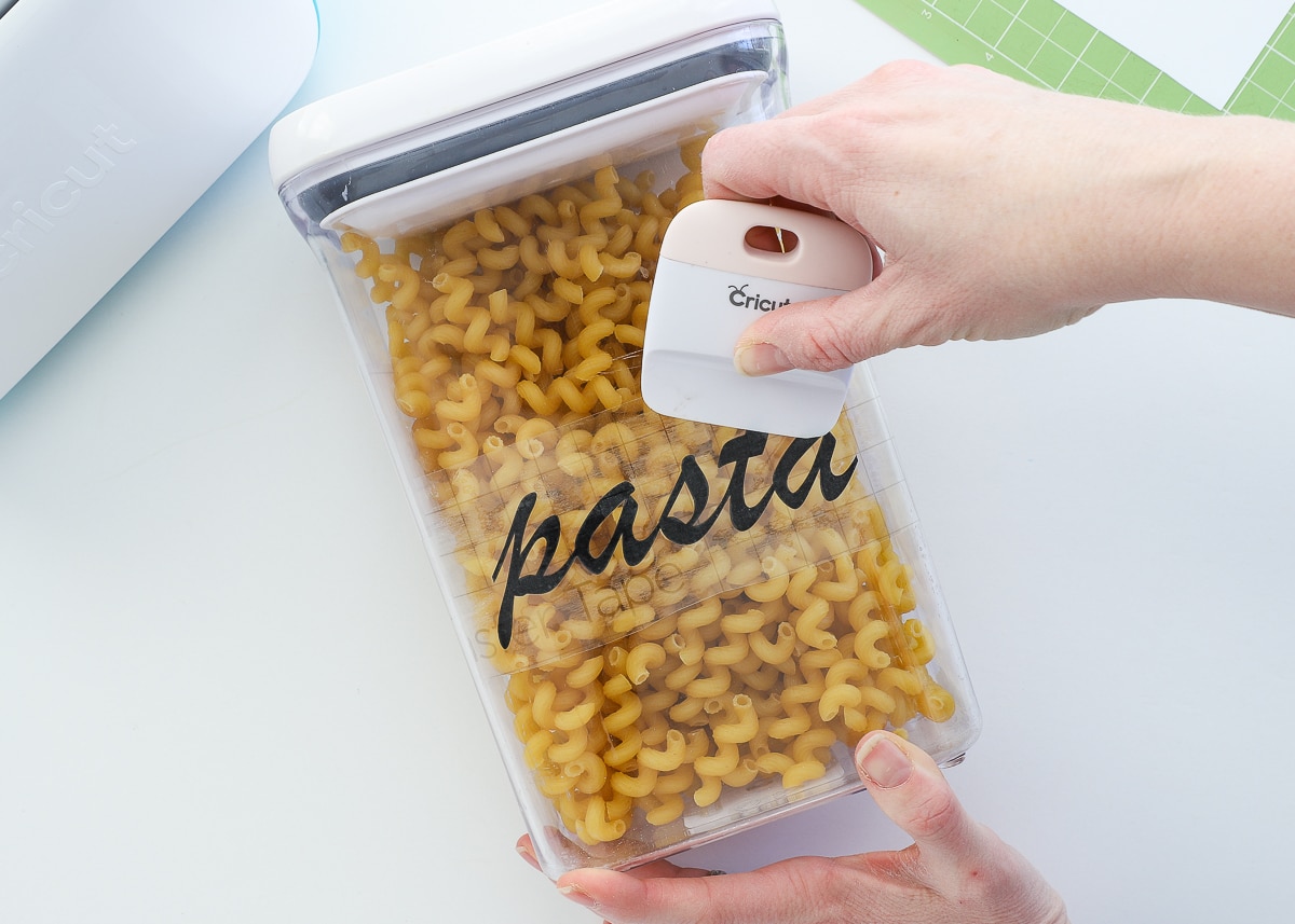 How to Make Vinyl Labels with a Cricut A Comprehensive Guide