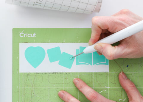 How to Make Vinyl Labels with a Cricut | A Comprehensive Guide