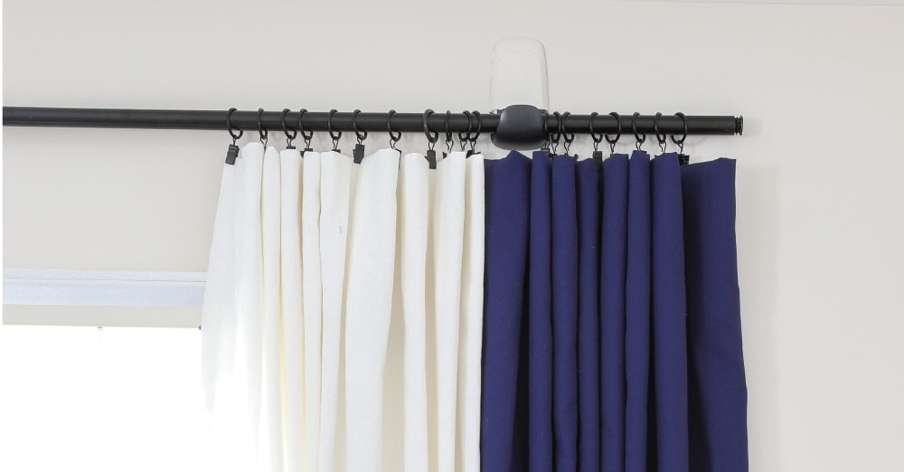 kalk flov konstant How to Hang a Curtain Rod Without Drilling into the Wall