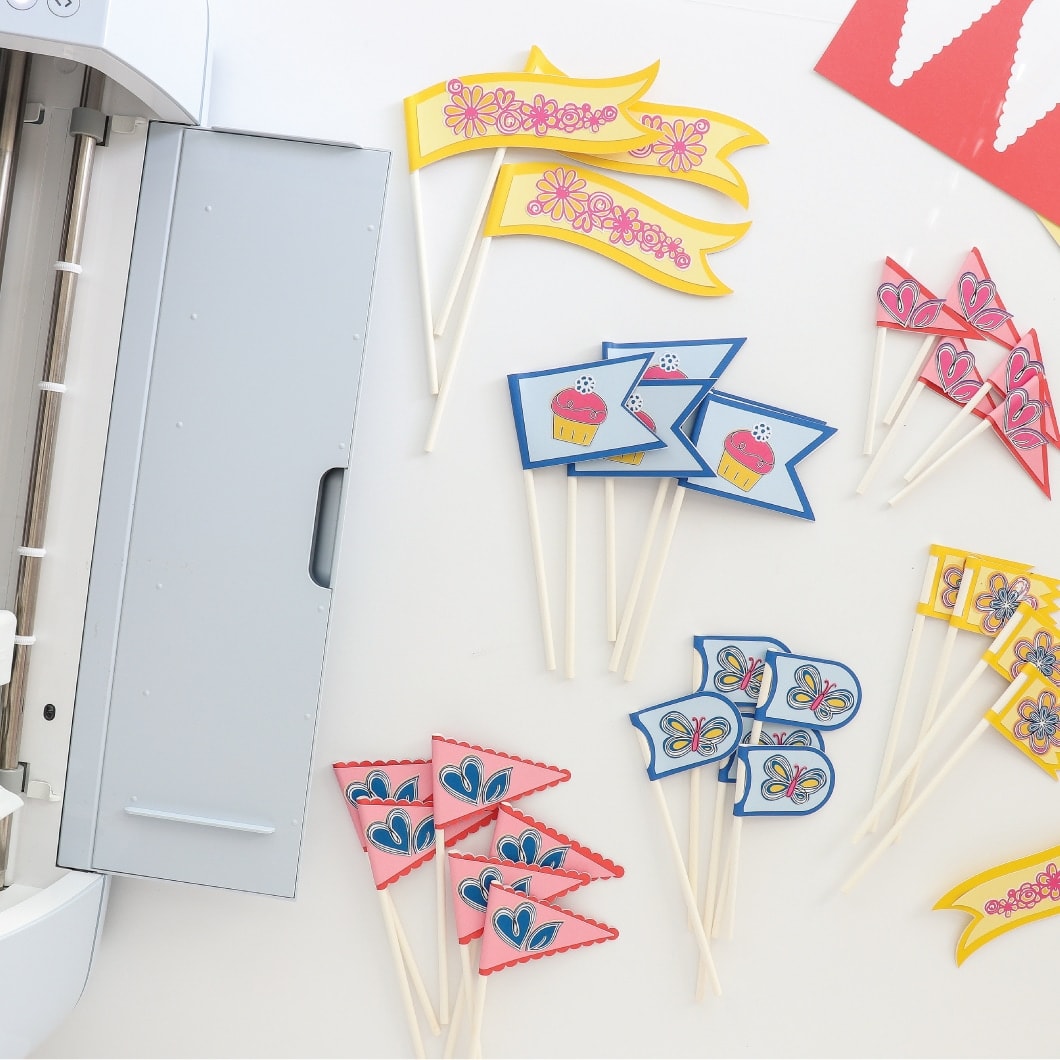 CUSTOMIZE YOUR PARTY WITH FUN STRAW TOPPERS MADE ON THE CRICUT MAKER -  Sugarcoated Housewife