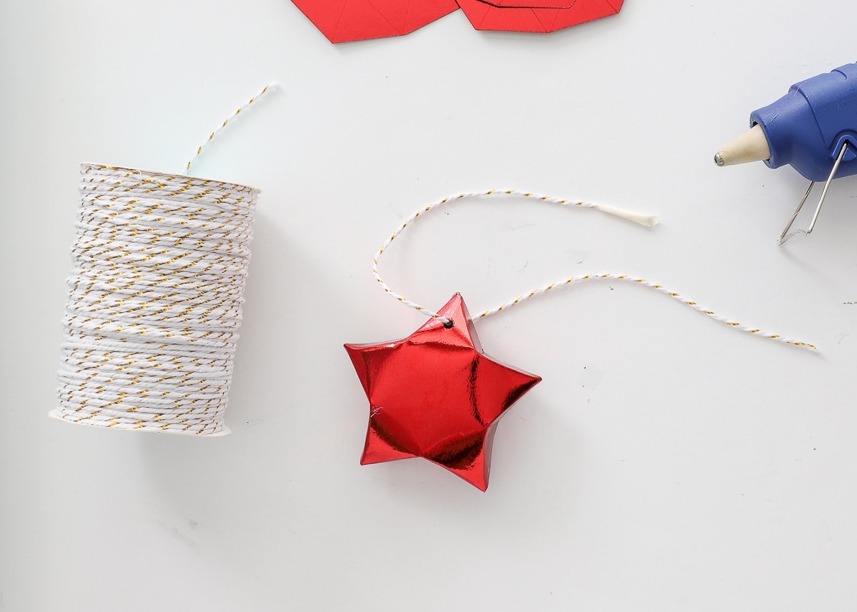 Easy Paper Star Ornaments to Decorate Your Christmas Tree - The Homes I ...