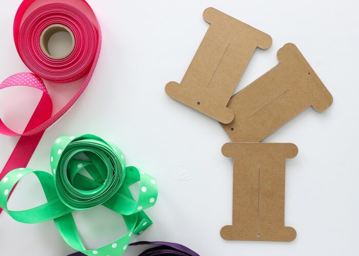 Cardboard bobbins for ribbon