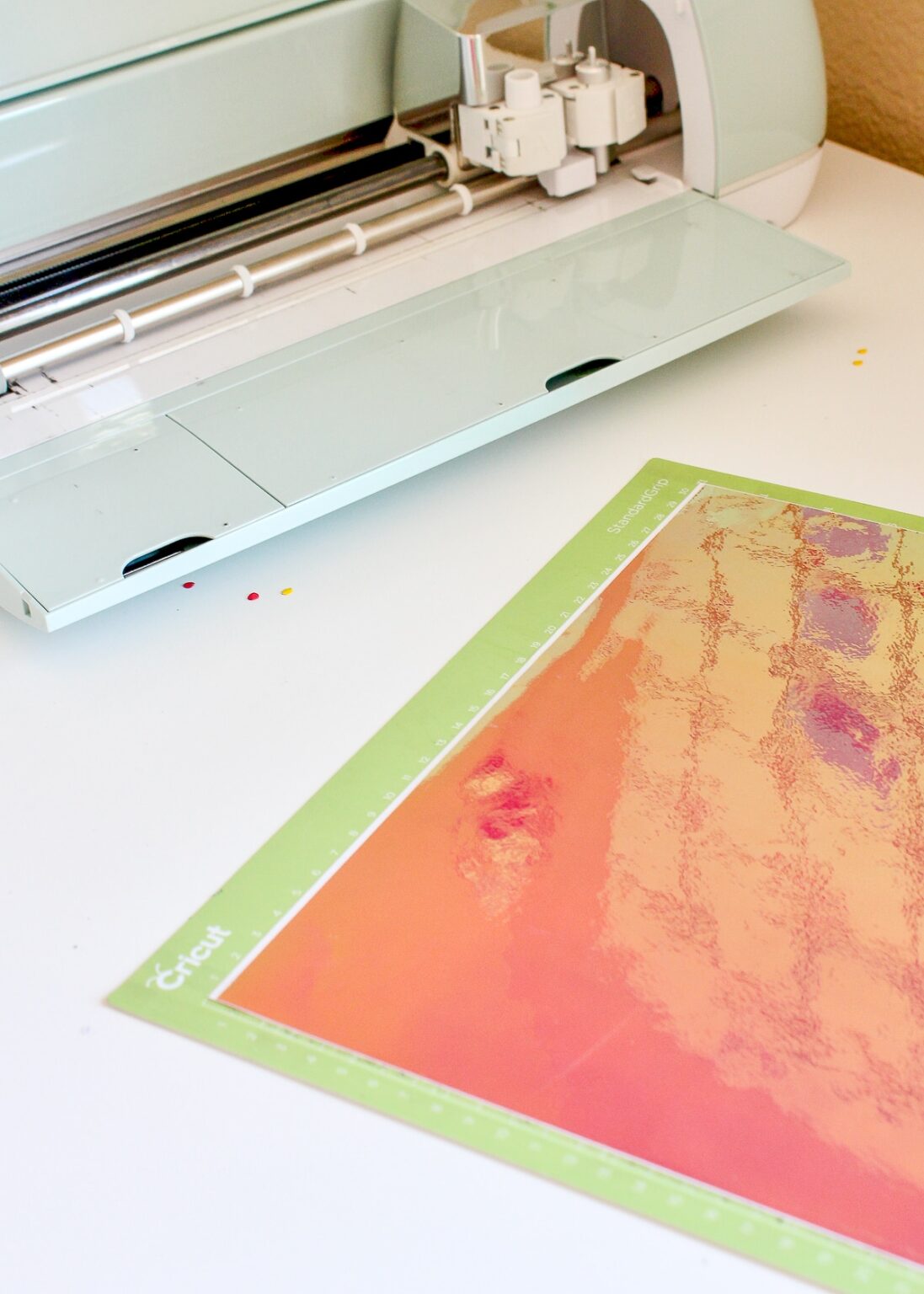 How To Cut Holographic Vinyl On Cricut Explore Air 2