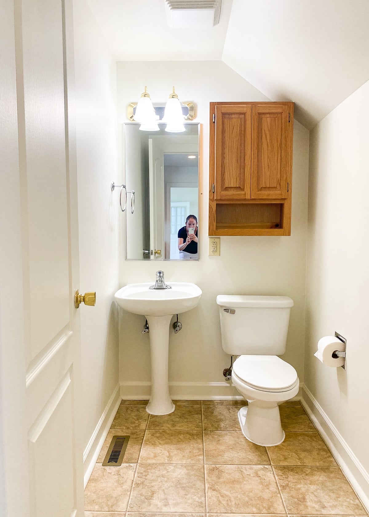 How to Cover Ugly Rental Bathroom Floors with a Vinyl Mat The Homes I Have Made