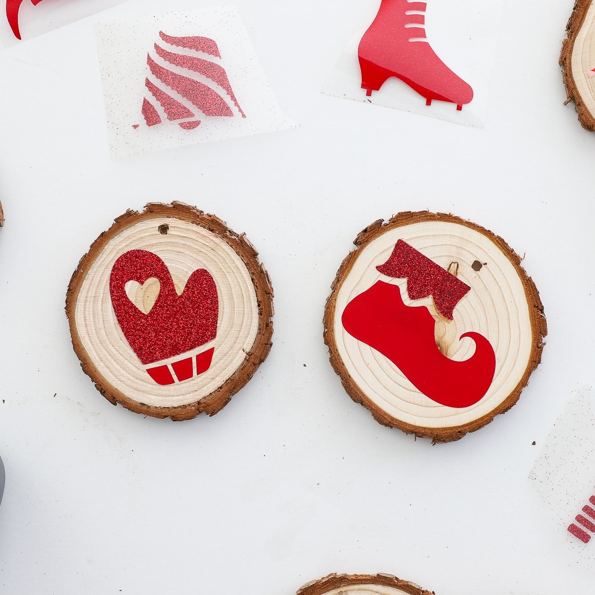 Easy Wood Slice Ornaments with a Cricut & IronOn The Homes I Have Made