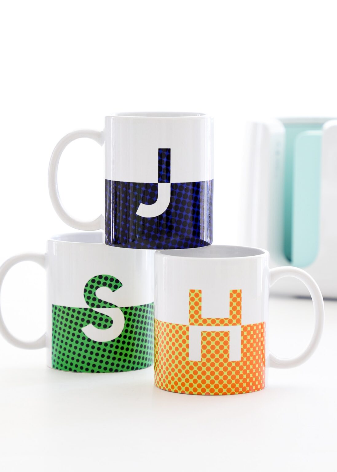 5 (Easy) Ways to Design Stylish Monograms for Your Cricut - The Homes I ...