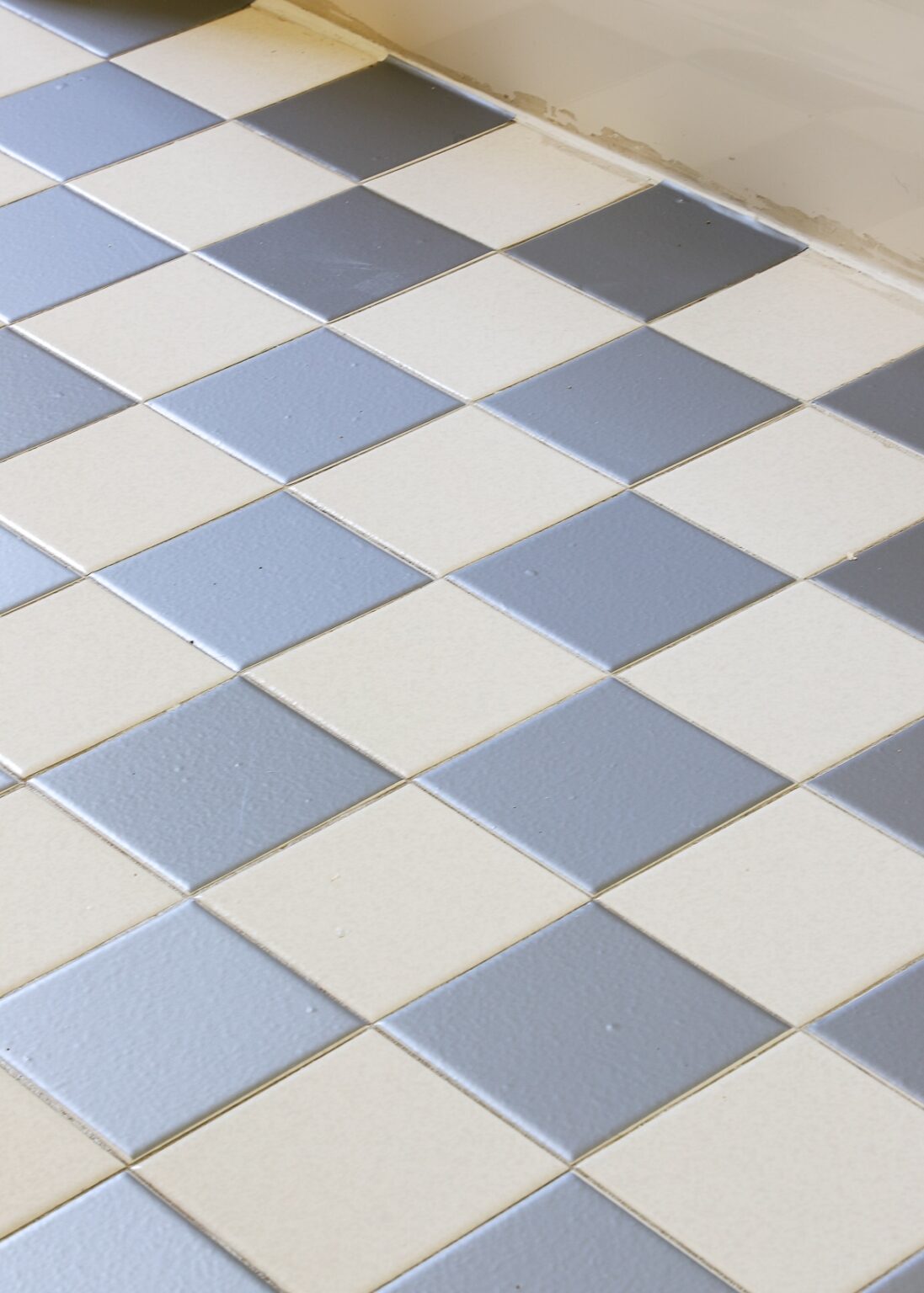 How to Make Your Own (Cheap) Bathroom Tile Stickers - The Homes I Have Made