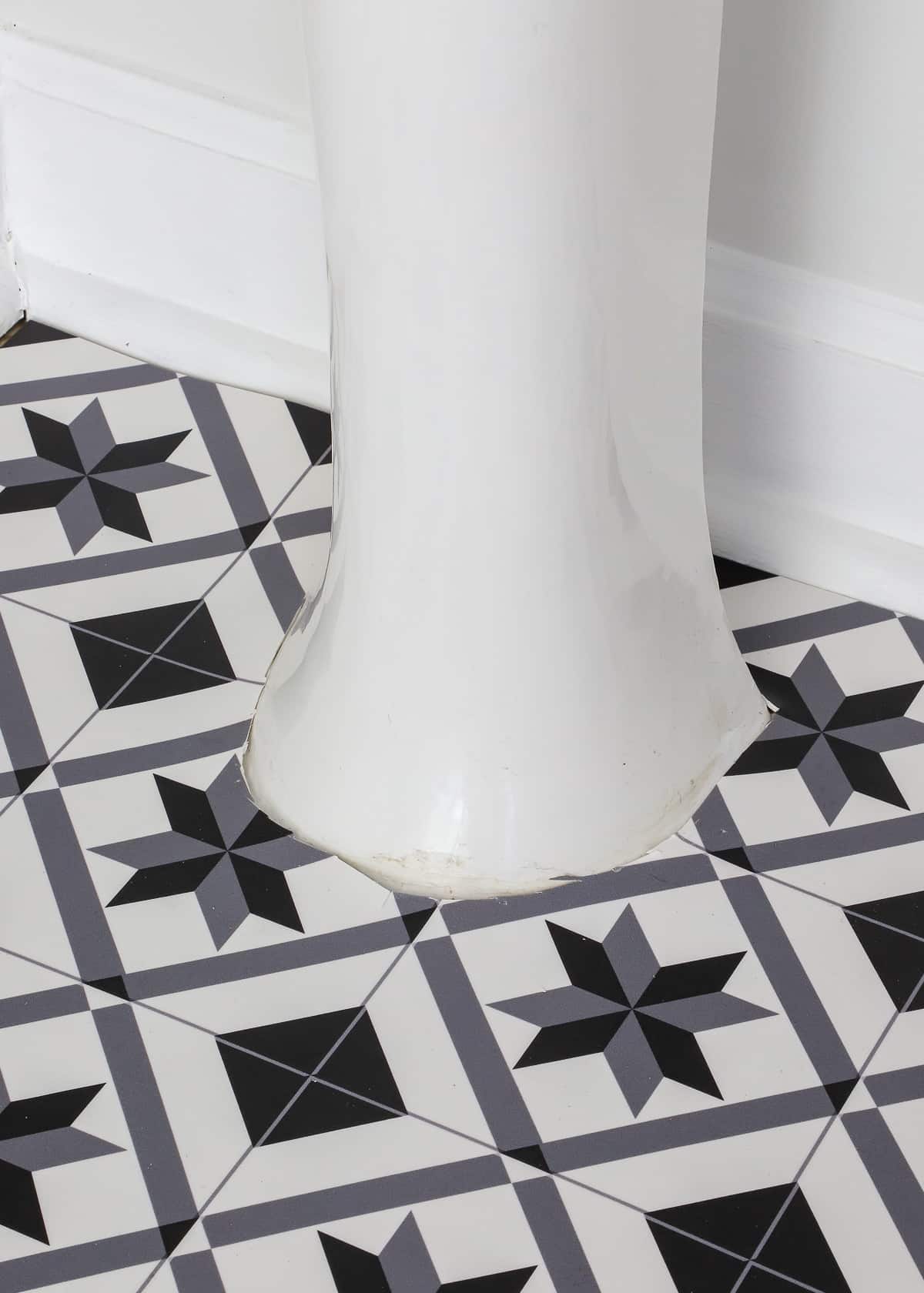 How to Cover Ugly Rental Bathroom Floors with a Vinyl Mat The Homes I Have Made