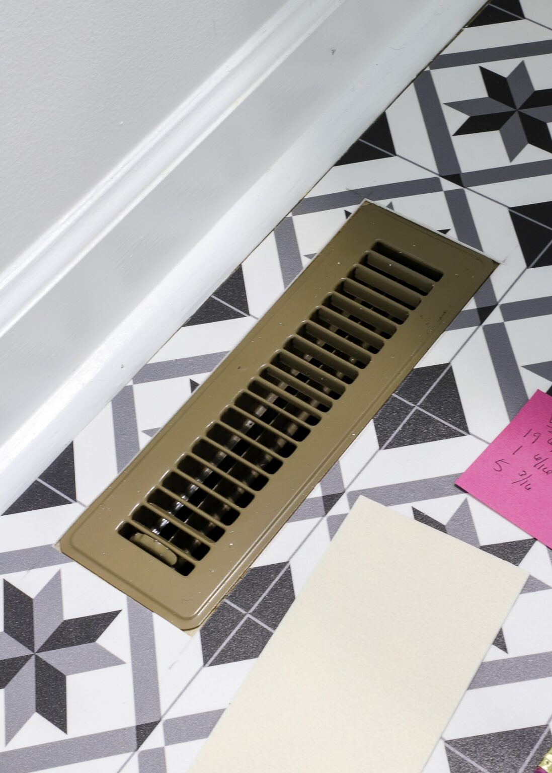 How to Cover Ugly Rental Bathroom Floors with a Vinyl Mat The Homes I Have Made