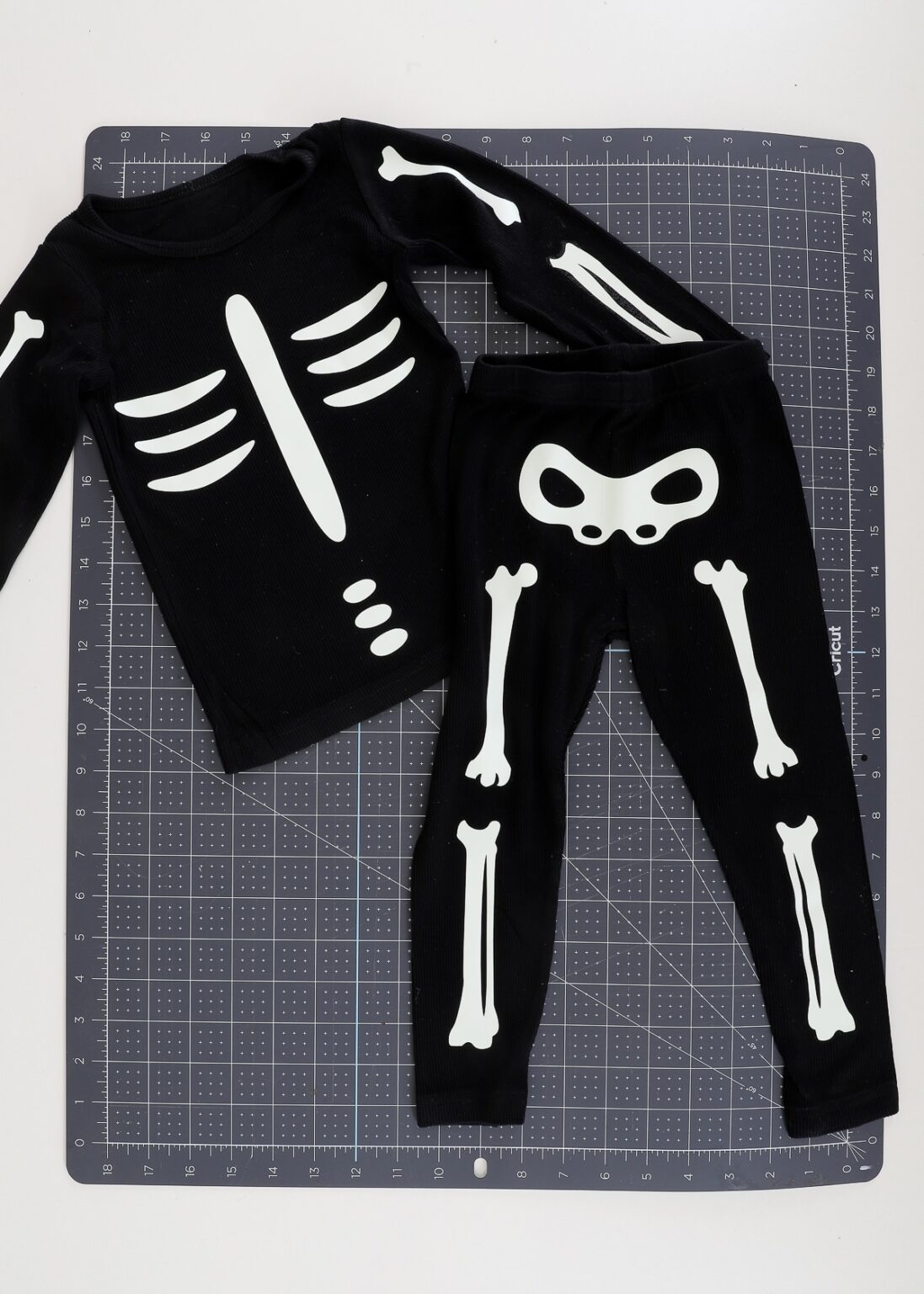 Easy DIY Skeleton Costume (That Glows In the Dark Too!) The Homes I