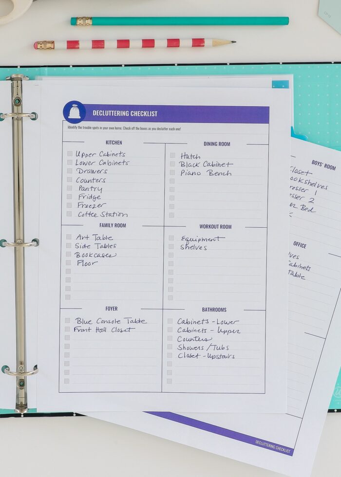 Declutter before a move printable checklist in blue and white
