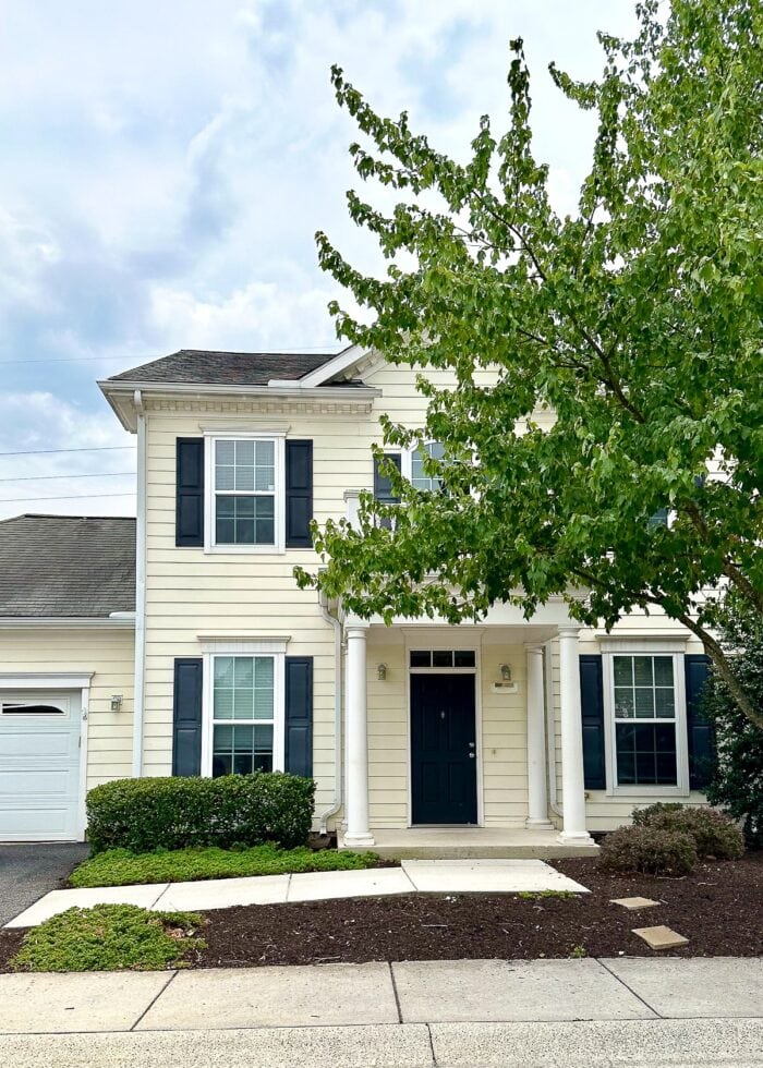 Front view of the base housing at The Meadows of Carlisle Barracks