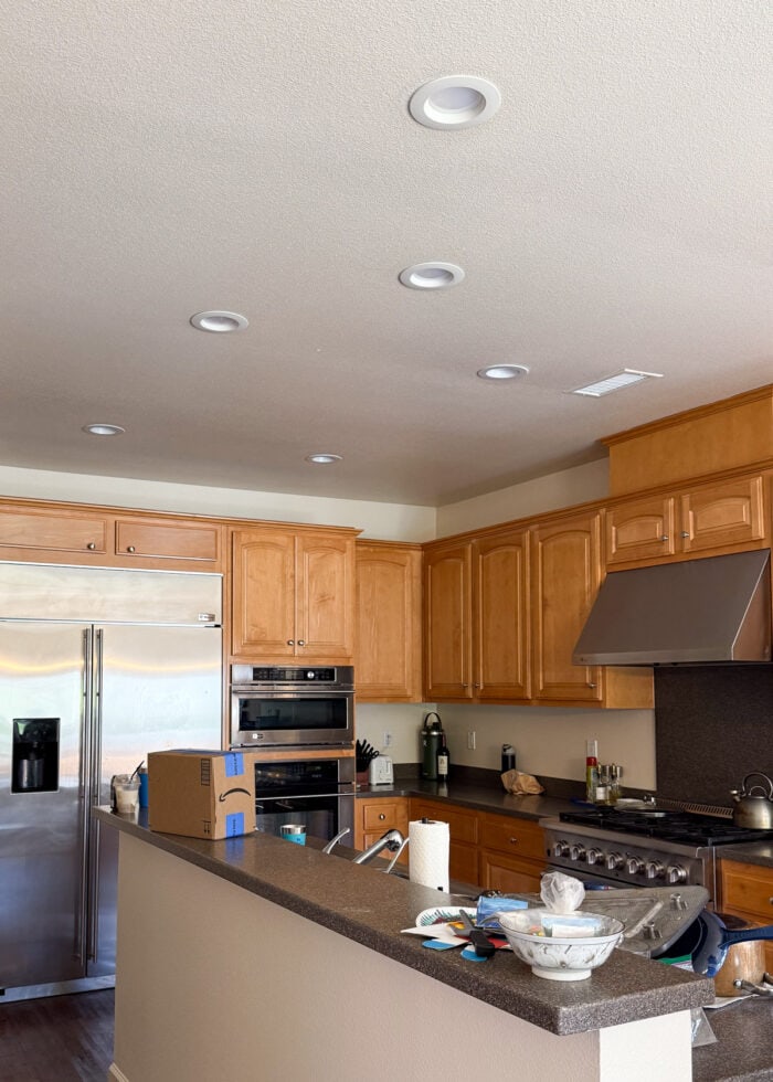 A rental kitchen with 6 can lights in the ceiling